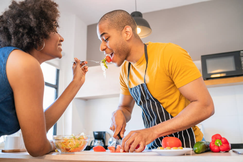 Mindful Eating: Cultivating a Healthy Relationship with Food for Optimal Well-Being