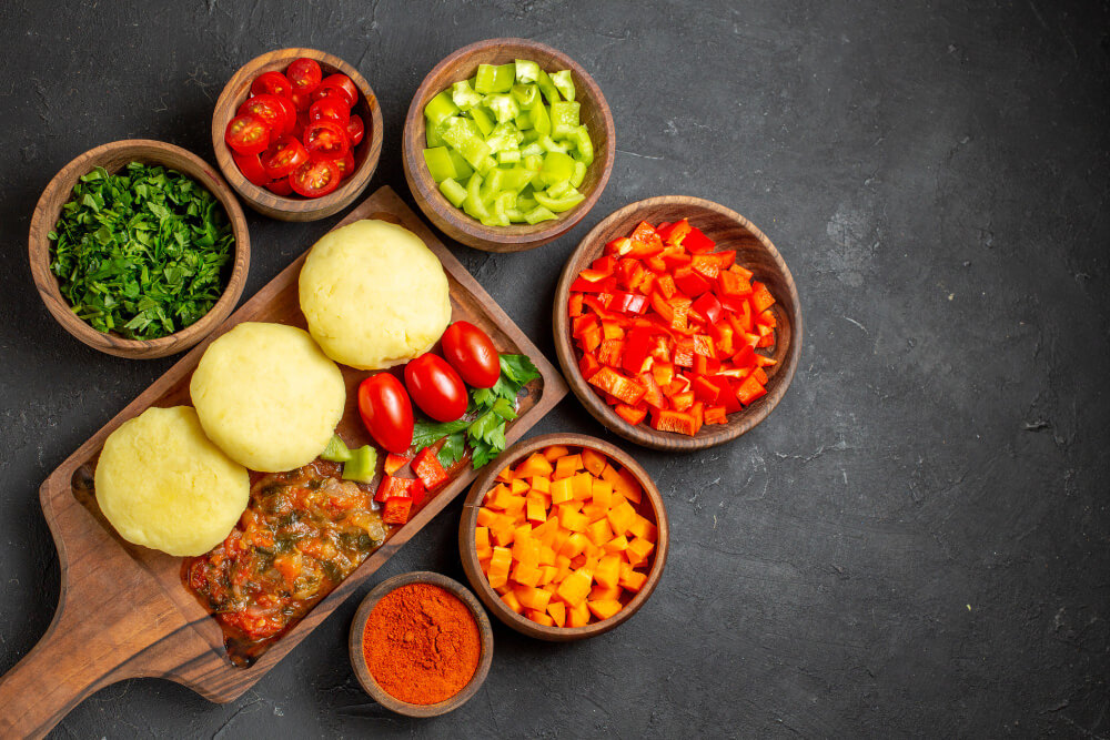 Navigating Low-Carb Dining: Tips for Eating Out and Traveling on a Low-Carb Diet