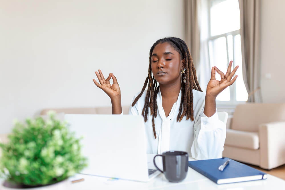 Harnessing the Power of Mindfulness: Cultivating Mental Well-being in the Digital Age